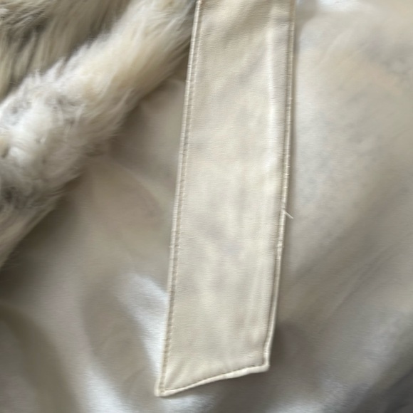 Faux Fur belted grey/white Vest - Picture 10 of 13
